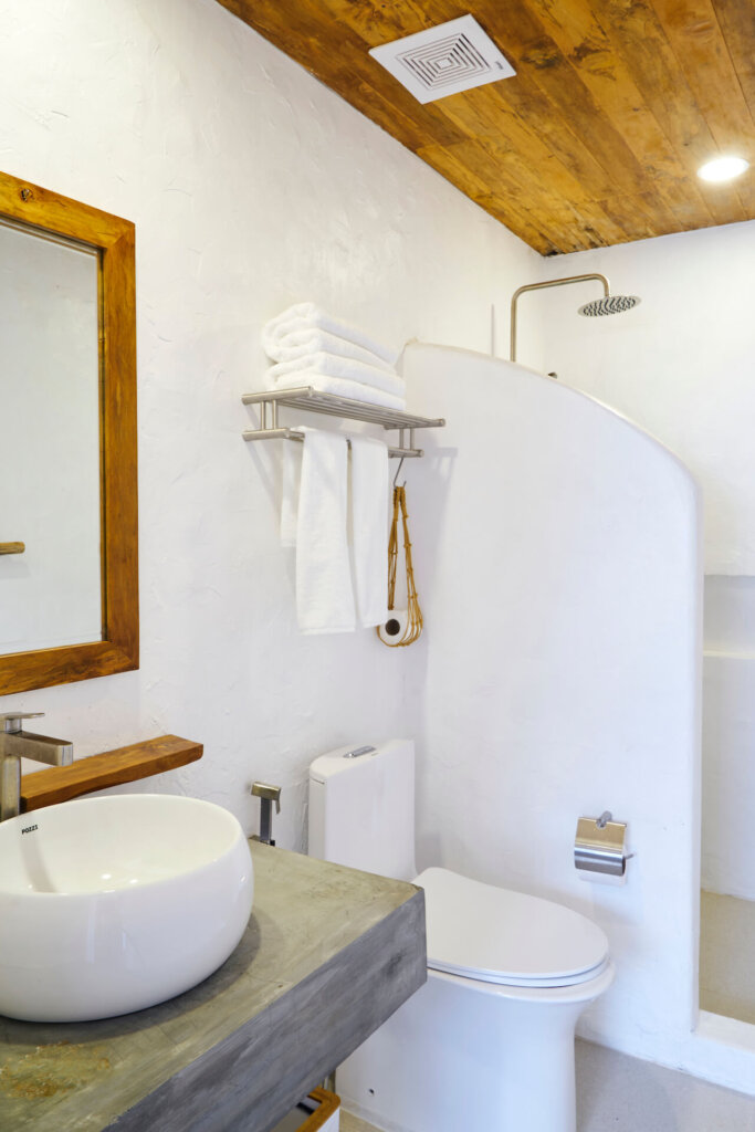 Seaworthy Oceanview King Bathroom-tinified